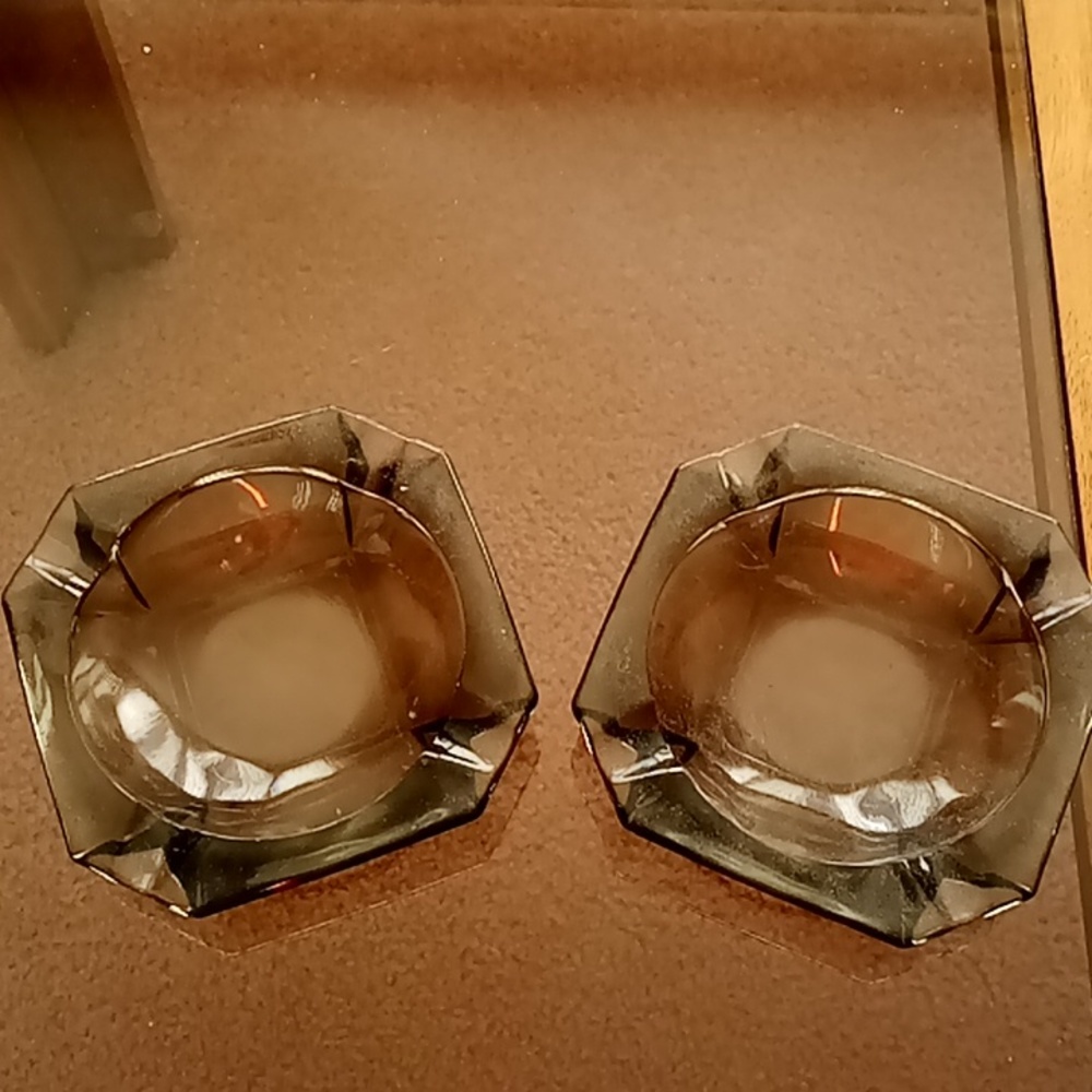 Glass ash trays